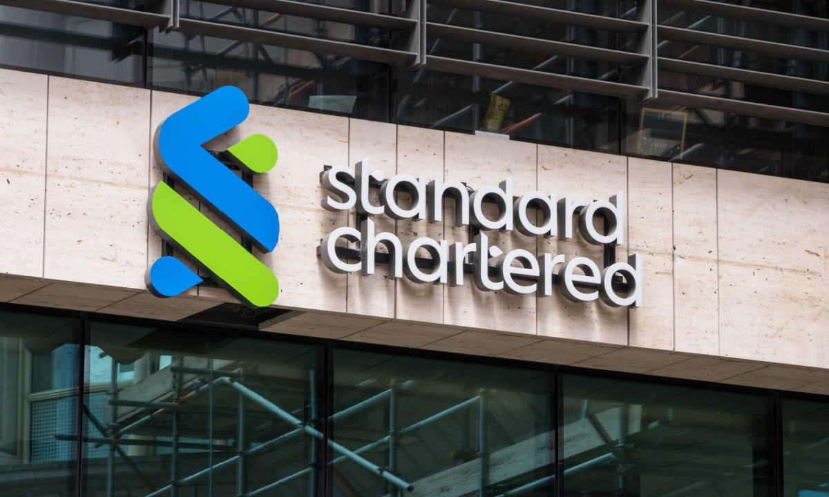 Standard Chartered Cutting 8,000 Jobs as AI Focus Accelerates